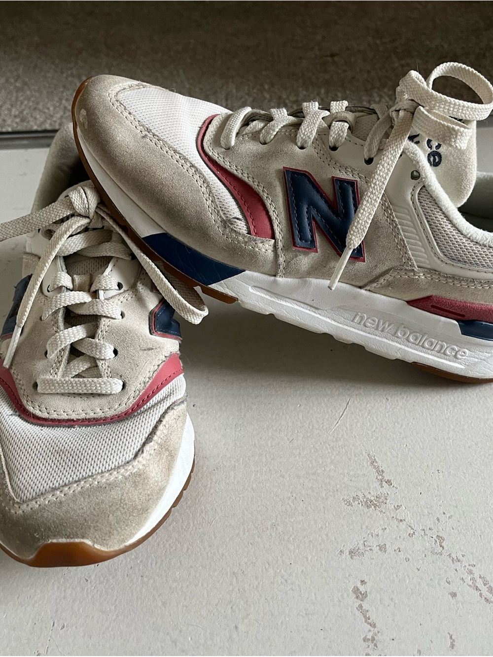 Women’s New Balance Size 6